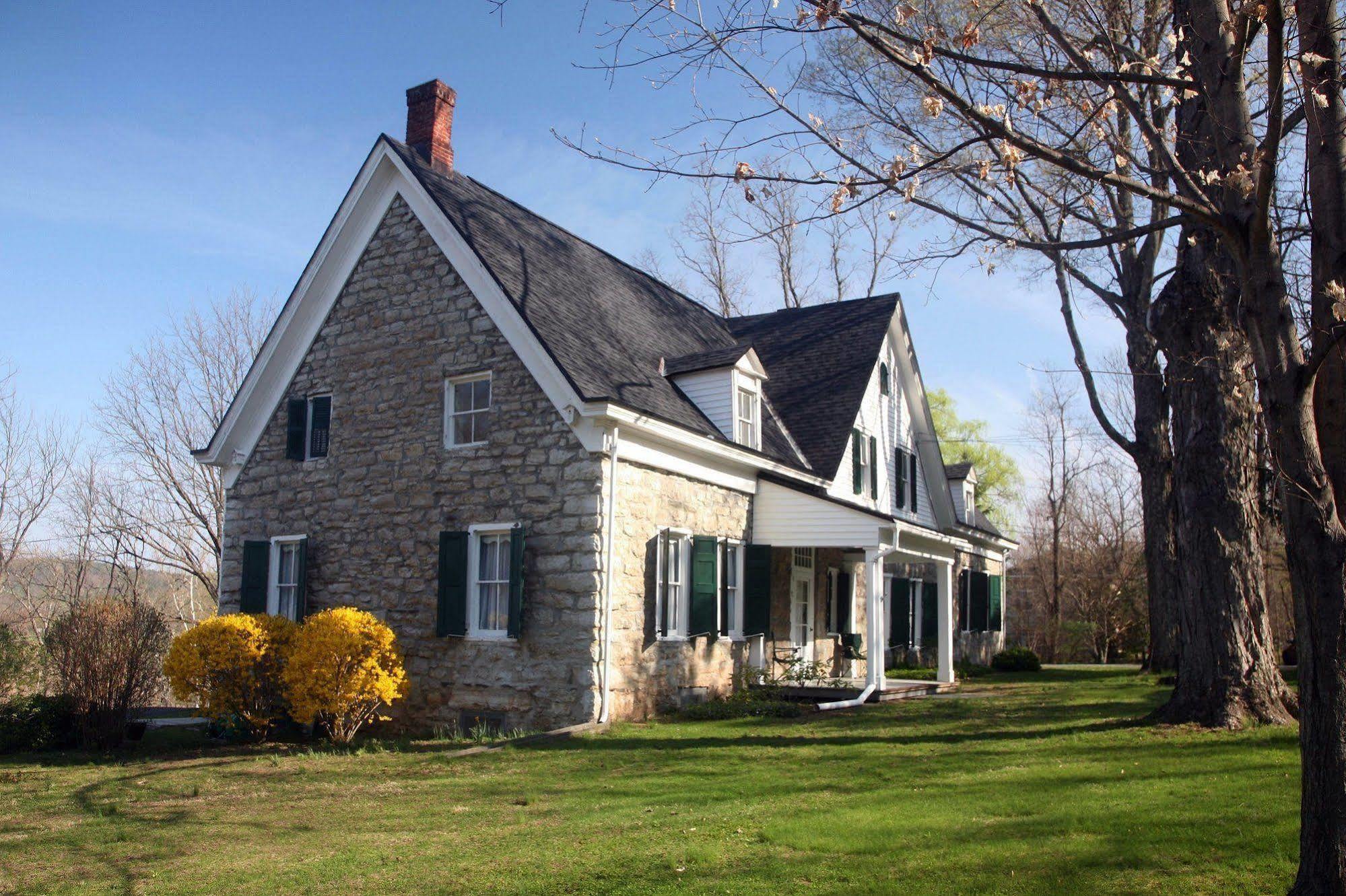 The Stone House Bed And Breakfast Kingston Exterior photo